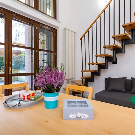 Unforgettable, Loft In The Center *