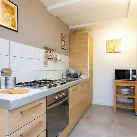 Unforgettable, Loft In The Center * Turijn