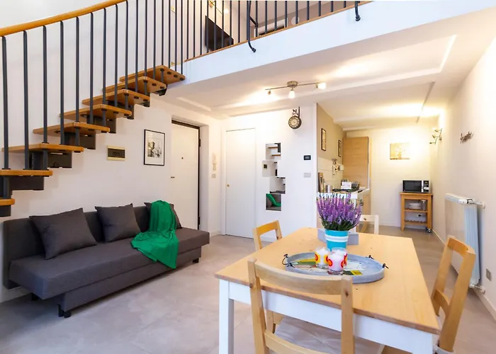 Unforgettable, Loft In The Center Apartment