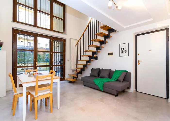 Unforgettable, Loft In The Center アパート